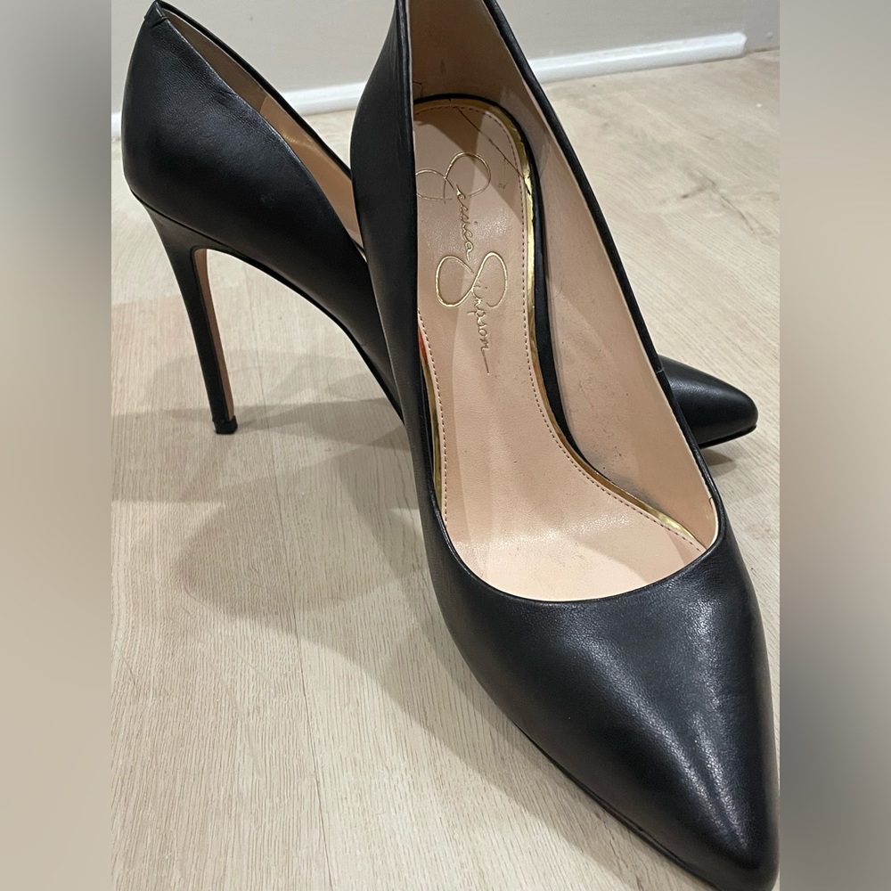 Black Jessica Simpson Heels! Gently worn. Size 8.5